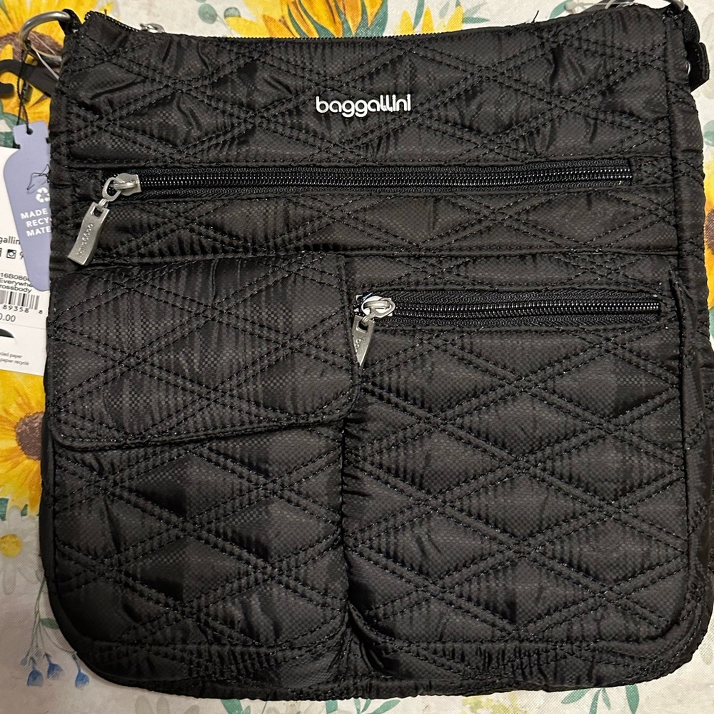 Baggalini modern slim crossbody NWT black